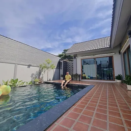 P2 Location Pool Villa