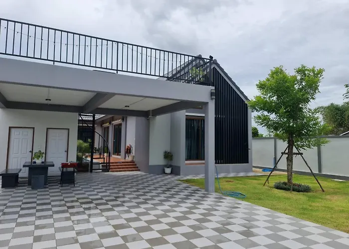 P2 Location Pool วิลล่า *