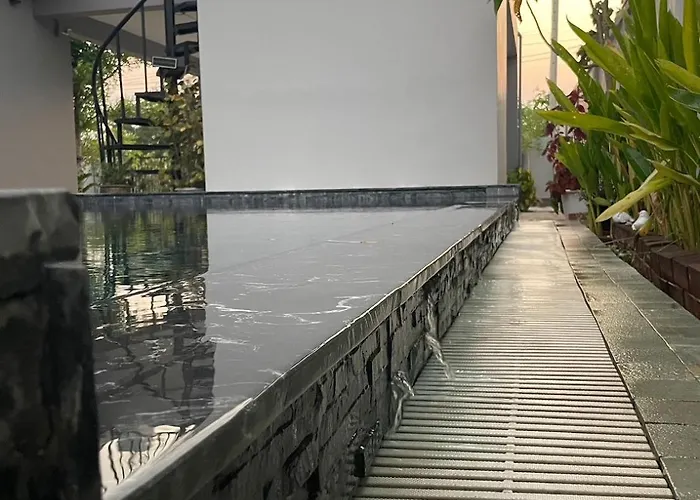 P2 Location Pool วิลล่า *