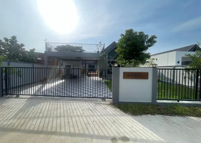 P2 Location Pool วิลล่า